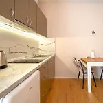 Colorful Comfy * טיראנה