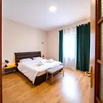דירה Colorful Comfy