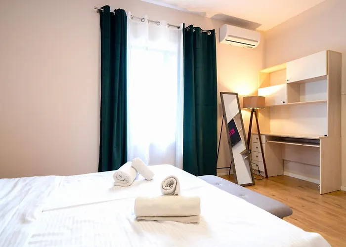 Apartment Colorful Comfy Tirana